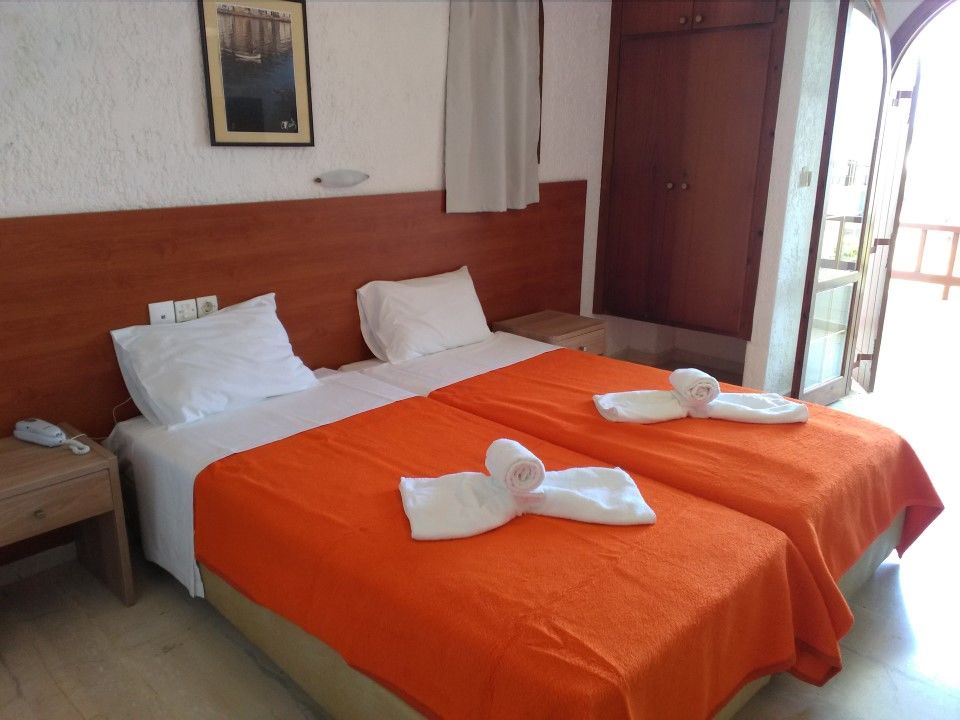 Krits Hotel Херсониссос Экстерьер фото